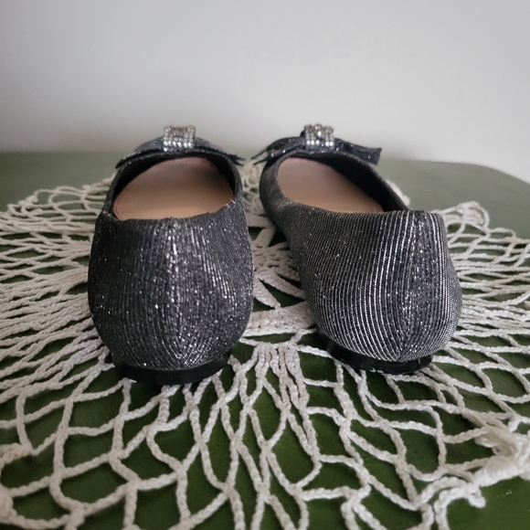 Like New With Tags Betsey Johnson Elegant Gray Emy Bow Flats 6 - Picture 7 of 12